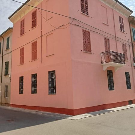 Fiore Apartments Fiorenzuola dʼArda Zewnętrze zdjęcie